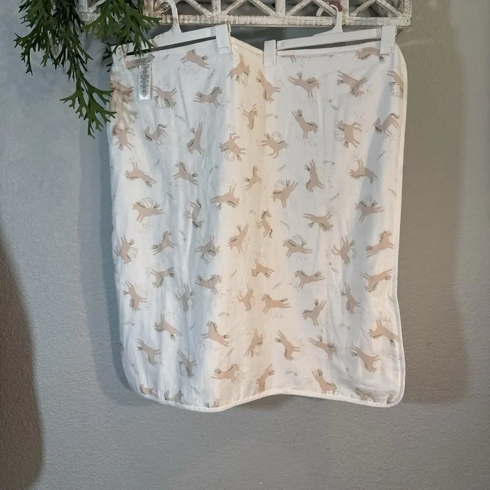 Pottery Barn Kids 100% Organic Cotton‎ Hooded Cotton Towel With Unicorns Girl